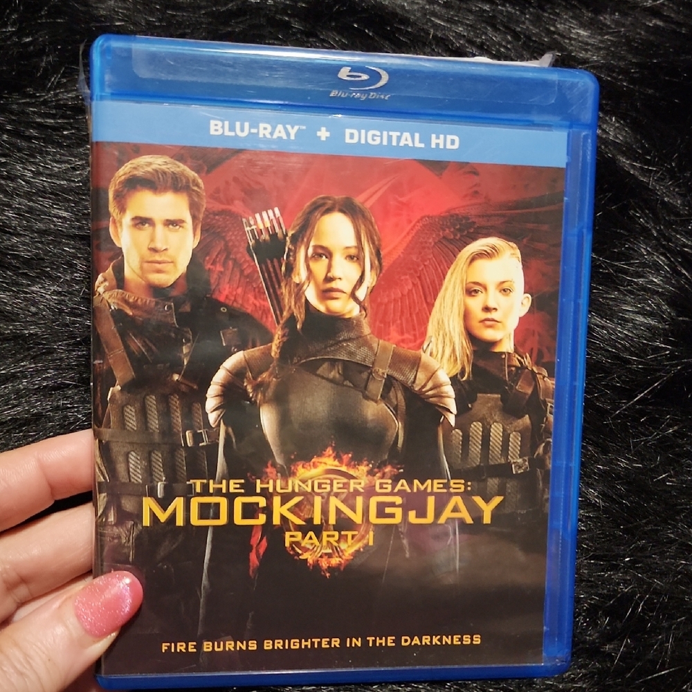 The Hunger Games: Mockingjay Part 1 Blu-ray. PG-13  WIDESCREEN.
